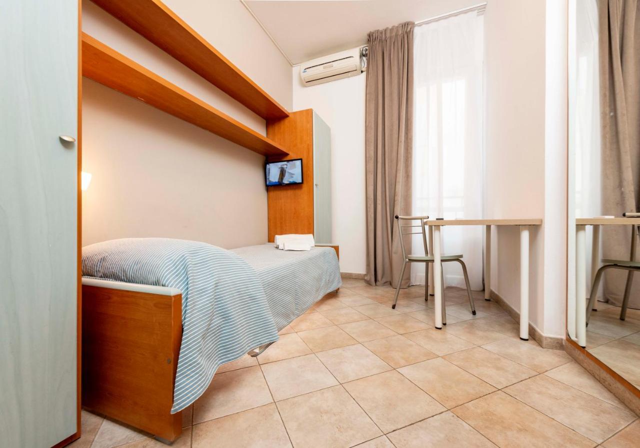 Hotel Giardino 切塞纳蒂科 外观 照片