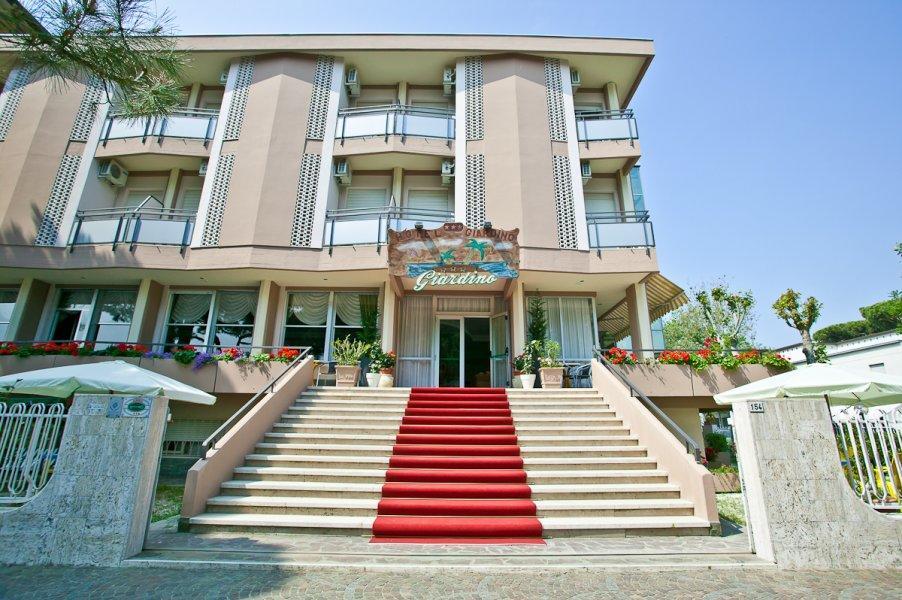 Hotel Giardino 切塞纳蒂科 外观 照片