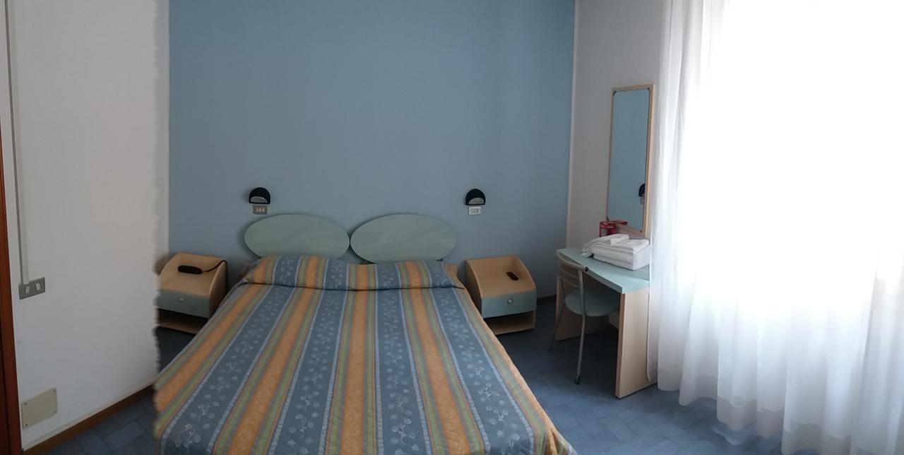 Hotel Giardino 切塞纳蒂科 外观 照片